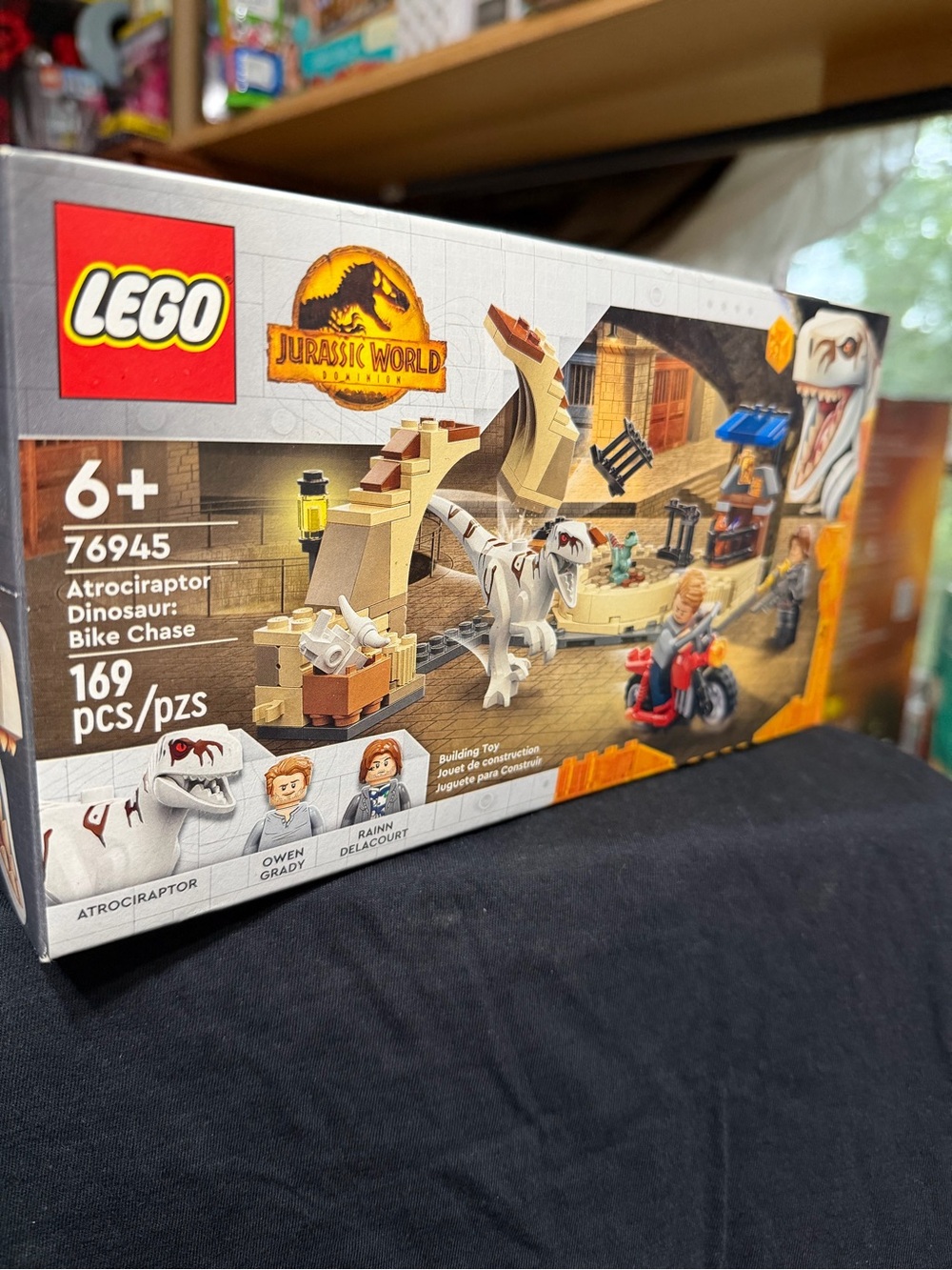 Lego Jurassic World White Atrociraptor Bike Chase Set with Tan Ruins
